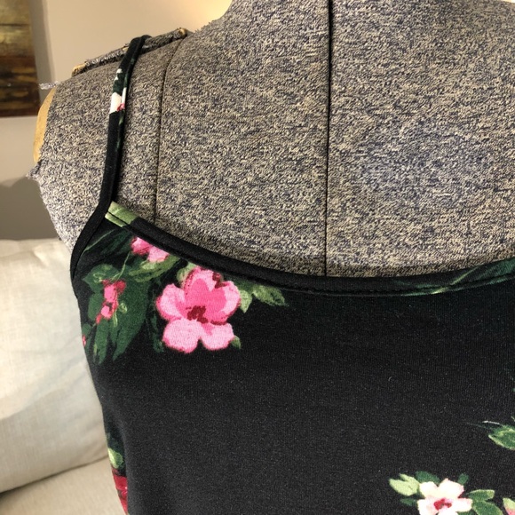 NWT FLORAL PRINT MAXI DRESS - Picture 4 of 8